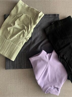 Seamless Ribbed Activewear set: 1 tank, 1 Top and 2 booty shorts -set bundle